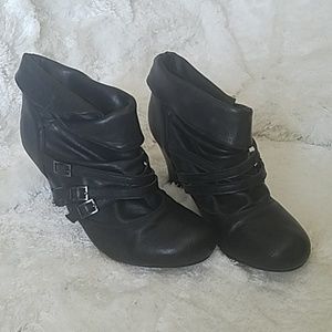 Decree Black leather buckle bootie